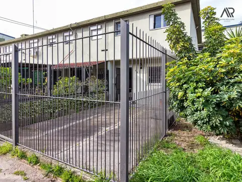 Casa en venta c/ cochera en Cerrito