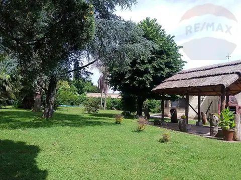 Casa en Venta con 3 cocheras