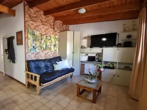 CASA MAS DPTO EN VENTA VILLA HIPODROMO G. CRUZ