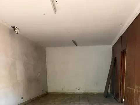 Casa 4 ambientes 1er piso por escalera  APTO PROFESIONAL/COMERCIAL/VIVIENDA - ALQUILER