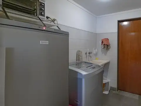 Venta de Casa 5 Ambientes con piscina, gimnasio y quincho en Villa Sarmiento