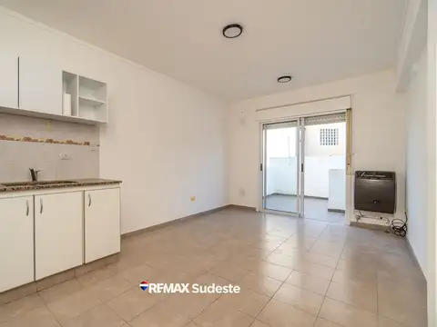 VENTA DEPARTAMENTO CON BALCON A METROS DEL CENTRO