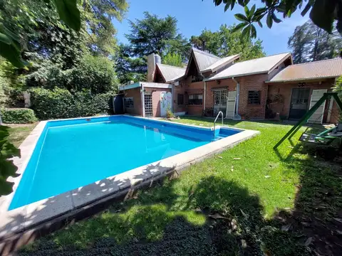Villa Udaondo -NUEVO VALOR - Chalet estilo campo en venta -