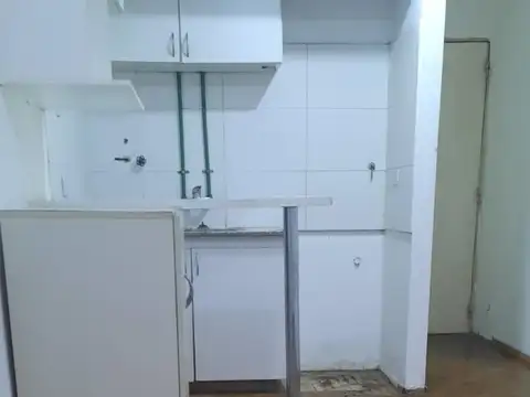 Avellaneda 900, Piso 1