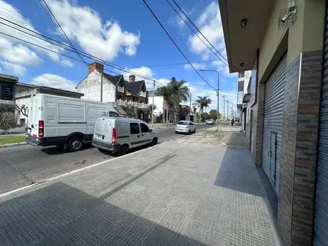 Local en Alquiler en Gregorio de Laferrere, $ 1.800.000