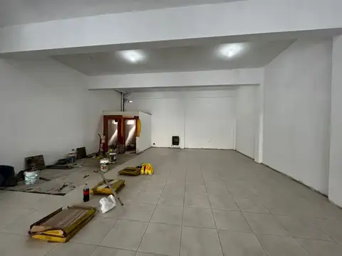 Local en Alquiler en Gregorio de Laferrere, $ 1.800.000