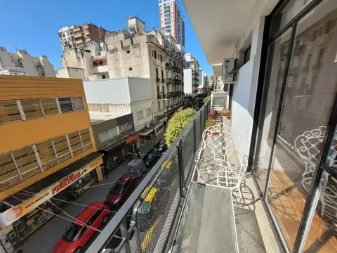 VENDE DEPARTAMENTO 4 AMBIENTES EN BALVANERA CON BALCON