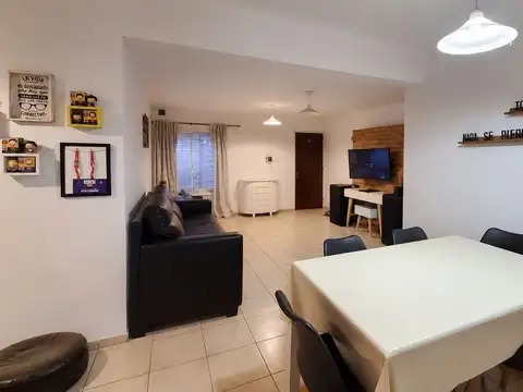 Pedro Domingo Isnardi, 2do Piso, Dpto A, Torre III. 4200