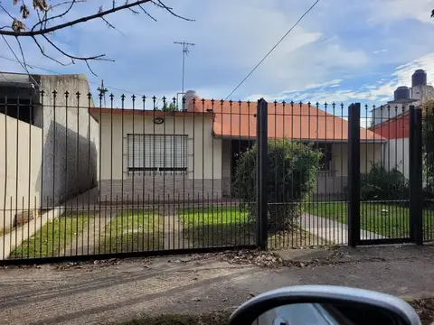 Venta casa en Derqui. Apto crédito!
