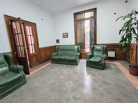 Casa 8 ambientes con 8 baños