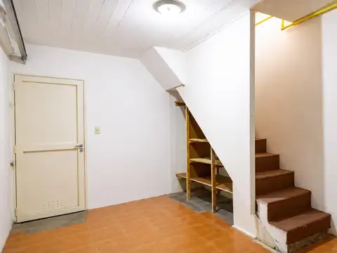 Local en Venta en Martinez con Subsuelo y Patio