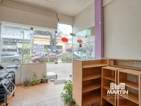 Local en Venta en Martinez con Subsuelo y Patio