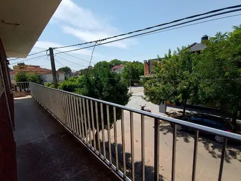 DEPARTAMENTO 2AMBIENTES (4/5 PERSONAS).PISO:1 .DPTO:7.gas envasado.