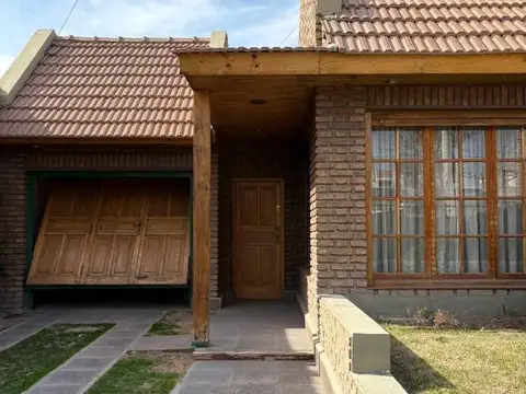 Casa en Venta en Cipolletti, USD 260.000