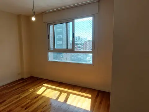 Departamento de 1 dormitorio con balcón al frente