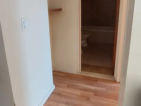 Departamento de 1 dormitorio con balcón al frente