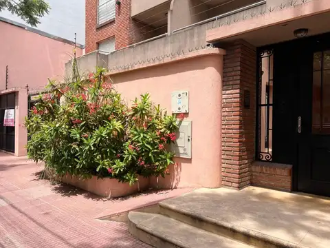 3 de Febrero e/ Adolfo Alsina y Ayacucho