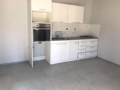 Casa en venta + quincho + pileta en B° La Encantada Plottier