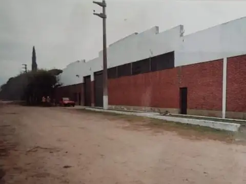 Galpon en Alquiler 96  mts Frente