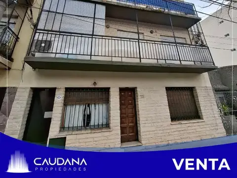 Departamento tres ambientes en venta en Ramos Mejia