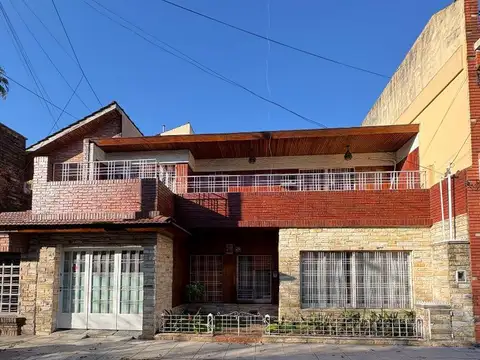 Casa en venta 6 ambientes - Cuidadela