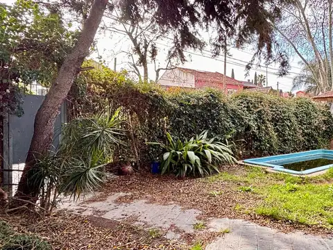 Casa 6 ambientes con 2 baños