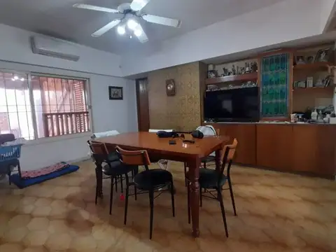 Ituzaingo ,chalet 6 Ambientes De Categoria