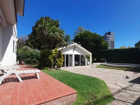 Casa 6 ambientes con 3 baños