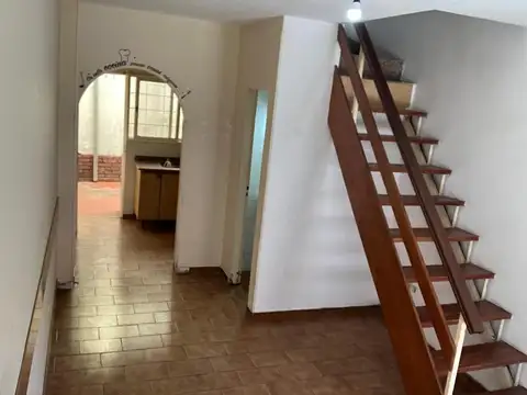Depto Tipo Casa 3 ambientes con 2 baños