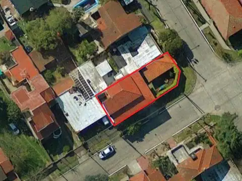 Casa de 4 dormitorios en Barrio Los Cedros