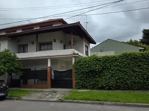 Pacifico Diaz  al 3200