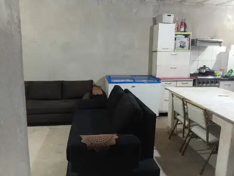 Casa en Alquiler en Mariano Acosta, $ 450.000
