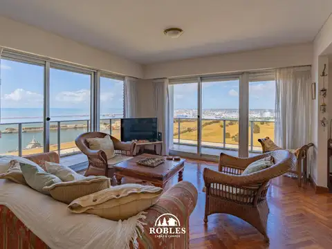 Departamento con excelentes vistas en Playa Grande