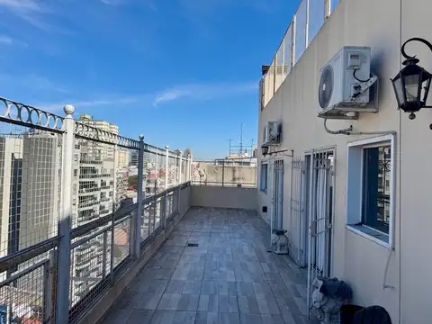 Departamento con terraza en venta en Caballito