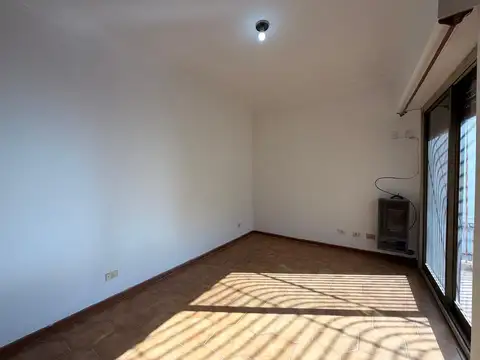 Depto Tipo Casa 2 ambientes con 1 baño