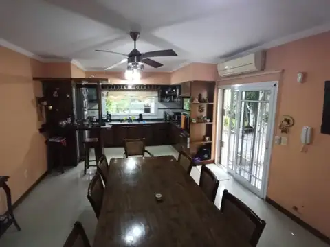 Casa 6 ambientes con 3 baños