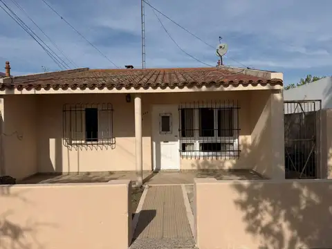 Remax/vende/casa/2dorm/b°9dejulio