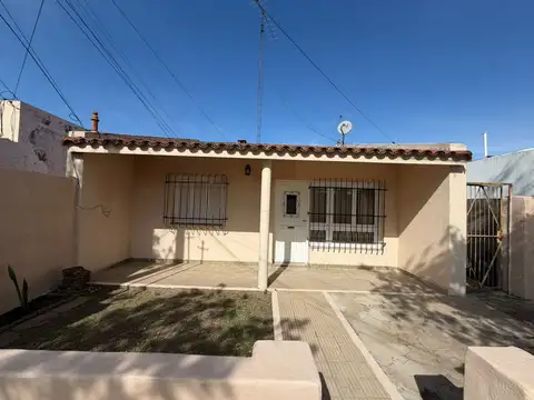 Casa 4 ambientes con 1 baño