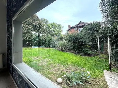 Casa en Venta con 3 cocheras