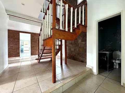 Casa 7 ambientes con 3 baños
