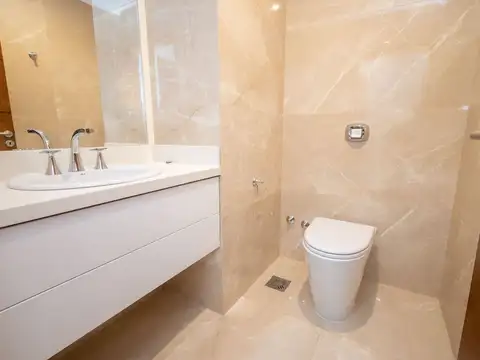 EXCLUSIVO PENTHOUSE EN AMARRAS CENTER ll