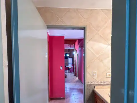 Casa 6 ambientes con 2 baños
