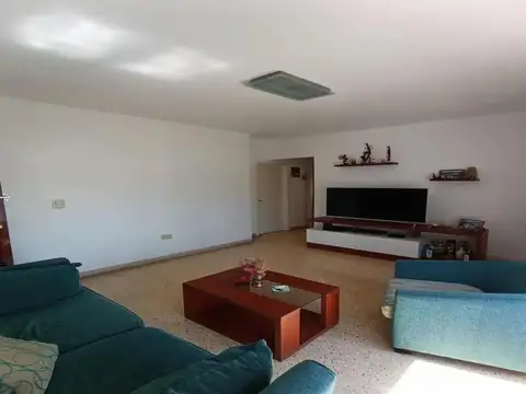 PH en venta Villa Elvira 2 DORMITORIOS 2DO POR ESCALERA EXCE