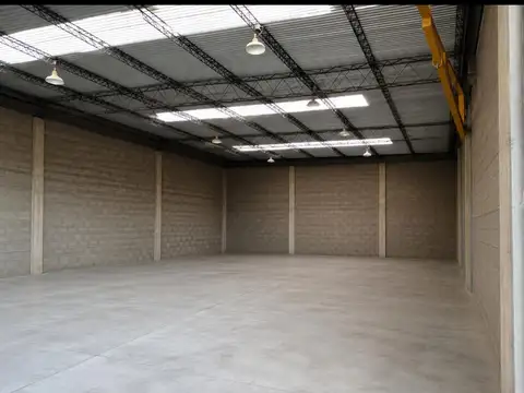 Galpón en Venta en Malvinas Argentinas, Colón