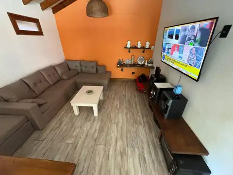 Casa 2 ambientes con 1 baño