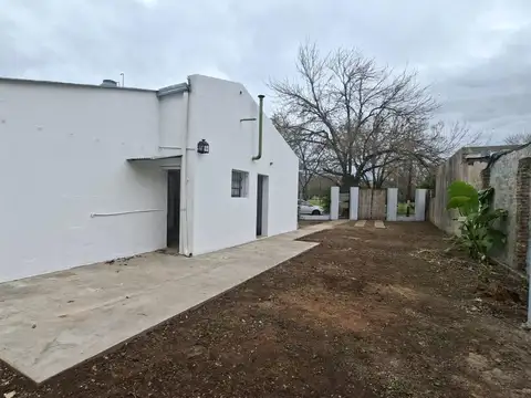 Casa 4 ambientes con 1 baño