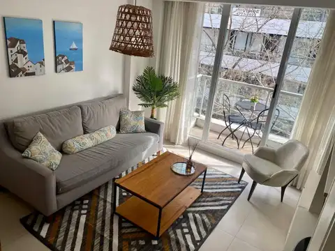 Venta Departamento 2 Ambientes en Las Cañitas Al Frente