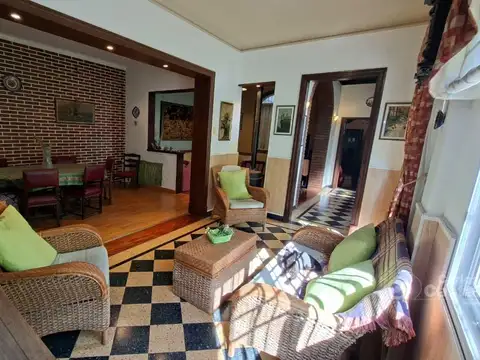 Exc. Chalet 7 Amb. con 3 Garajes; Patio; Terraza y Quincho