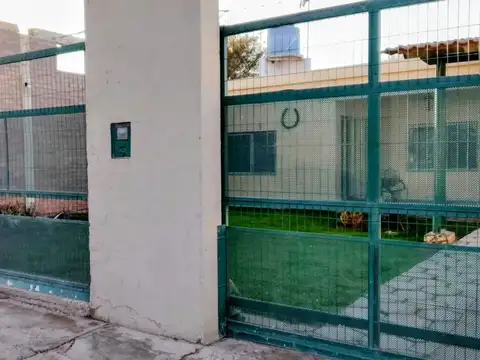 CASA MAS DEPARTAMENTO Y SALON COMERCIAL A TERMINAR