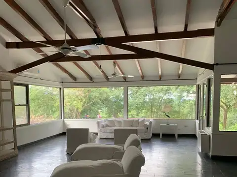 Casa 6 ambientes con 3 baños